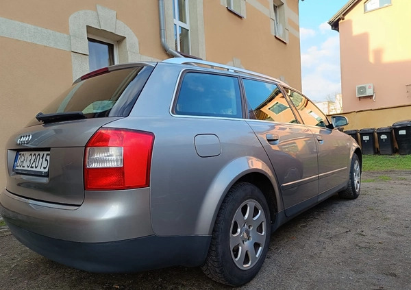 Audi A4 cena 10900 przebieg: 389800, rok produkcji 2002 z Goleniów małe 106